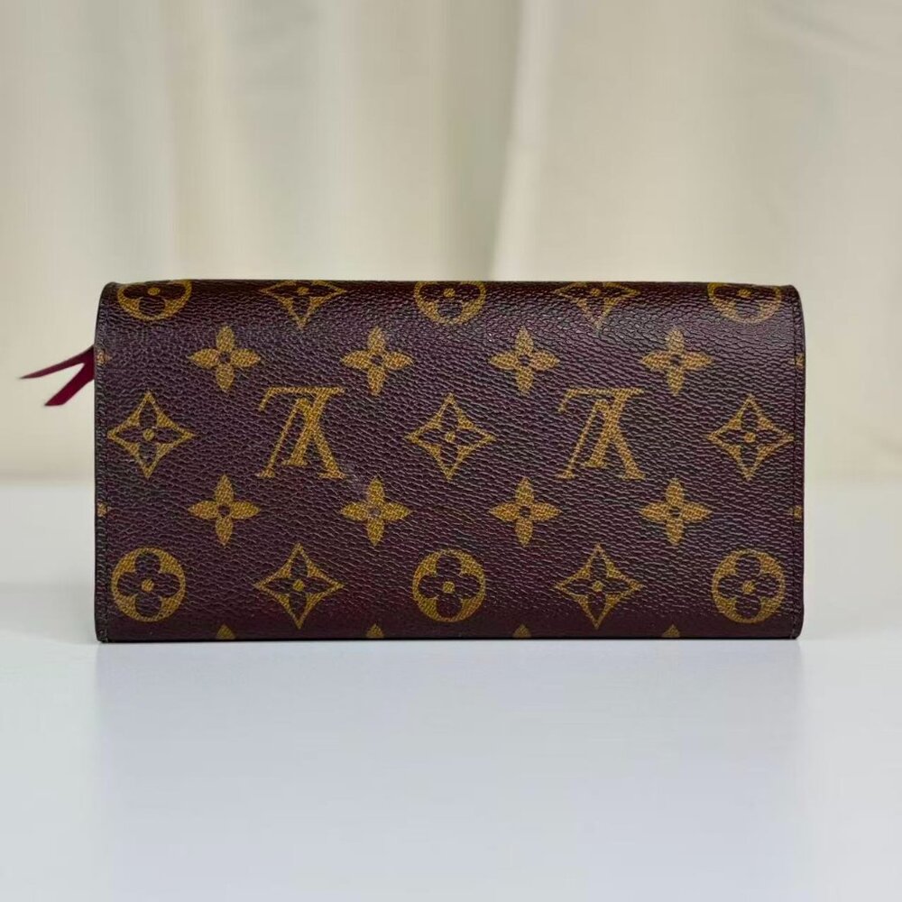 Louis Vuitton Monogram Canvas Wallet with Classic LV Logo Design - Picture 2 of 7
